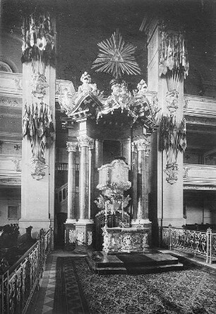 Potsdam. Hof- und Garnisonkirche : Potsdam. Hof- und Garnisonkirche (1731-1732, P. Gerlach). Innenansicht. Blick zum Altar