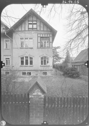 Radebeul, Emil-Högg-Straße 7. Mietvilla (1903/1904). Straßenfront