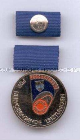 Medaille "Für hervorragende Leistungen an der Erdgastrasse" in Silber, DDR, im Etui