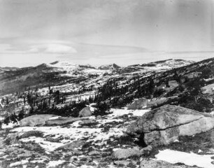 Gebirgslandschaft : Blick vom Hagerman Pass auf eine verschneite Gebirgslandschaft