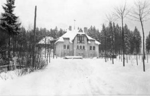 Erzgebirge. Wohnhaus. Straßenansicht