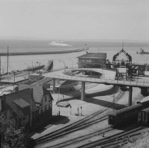 Saßnitz. Fährhafen, Hafenanlagen