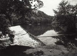 Wehranlage in der Freiberger Mulde in Höhe der F. Ernst Sohr - Süßmostkelterei