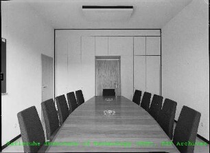 Konferenzzimmer im Hauptgebäude der Wiederaufarbeitungsanlage Karlsruhe (WAK)