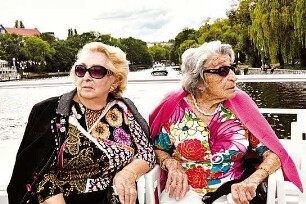 Oma & Bella