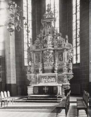 Pirna, Hochaltar der Stadtkirche Stankt Marien : Pirna. Stadtkirche Stankt Marien. Schwenke, Michael. Schwenke, David. Saalhausen. Antonius v. (Statuen). Altarwerk. Sandstein. farbig gefaßt. zum Teil vergoldet. Höhe 10 Meter