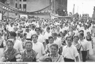 Berlin, 3. Weltfestspiele der Jugend und Studenten, Sportlerparade, August 1951
