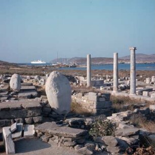 Delos. Im Tempelbereich für Apollon und Artemis. Rumpftorso des marmornen Riesen der Naxier