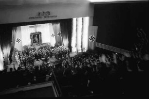 Bukarest: Aro, Feier zu Hitlers Geburtstag