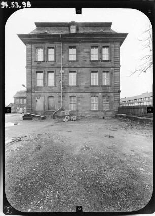 Heilbad Heiligenstadt, Friedensplatz 8. Schloß (Landratsamt, 1736-1738; J. C. Heinemann). Giebelansicht von Norden