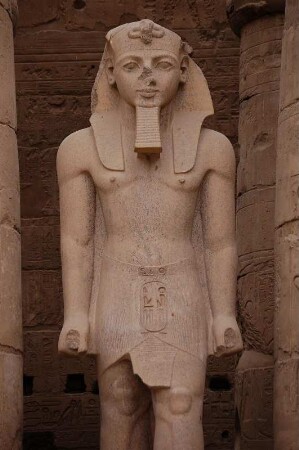Pharao-Statue Ramses II. Im Luxor-Tempel