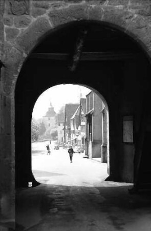 Langenburg: Durchblick durch das Stadttor