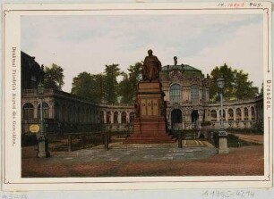 Das Denkmal König Friedrich August I. von Sachsen (der Gerechte, 1750-1827) im Zwinger in Dresden