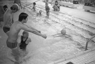 DLRG Ortsgruppe Durlach. Schwimmkurs für Kinder im Weiherhofbad