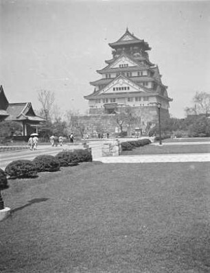Burg Osaka (Ōsaka-jō) : Weg zum Tenshu (Hauptturm) (Wiederaufbau ab 1928)