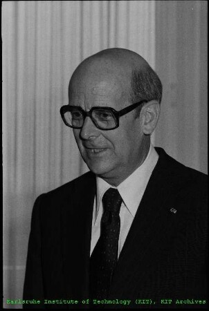 Prof. Karl Wirtz (Leiter des Instituts für Neutronenphysik und Reaktortechnik (INR))