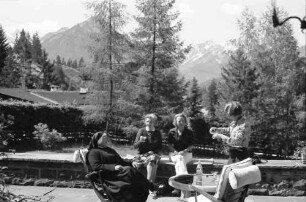 Oberstdorf: [Ordensfrau, drei Damen]