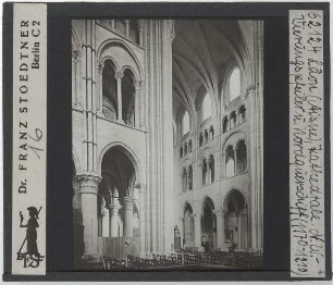 Laon, Kathedrale Notre Dame : Innenansicht, Blick nach NO (NW Vierungspfeiler u. N-QH)