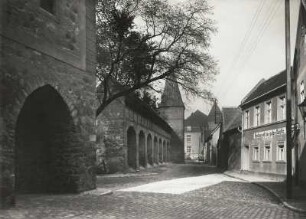 Zerbst, Stadtmauer : Zerbst. Stadtmauer mit Wehrgang am Dorburger Tor