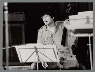 Keiki Midorikawa : Portrait des Bassisten Keiki Midorikawa bei der Jazzbühne Berlin im Friedrichstadt-Palast Berlin