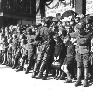 Dresden, Prager Straße. Einzug der 4. Division in Dresden, 9. August 1940