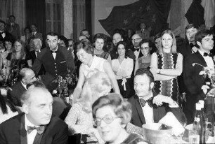 Freiburg: Ball de Garnison, [Publikum der Tanzvorführung]