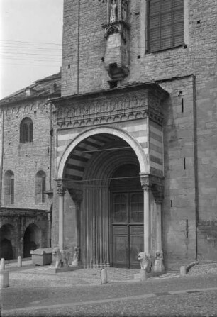 Santa Maria Maggiore — Südfassade — Südportal & Vorhalle