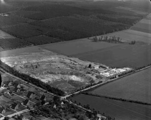 Kalksandsteinwerk Stüwe & Co. (Am Sportplatz 40): Luftbild: im Vordergrund Haidkrugchaussee mit Einmündung Oher Weg