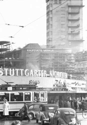 Stuttgart: Platz vor dem Wilhelmsbau mit Tagblatt-Turm