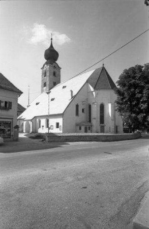 Grassau: Kirche, Rückansicht