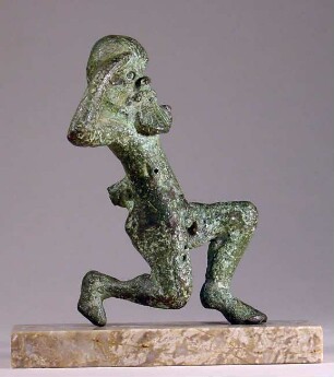 Spähender Satyr