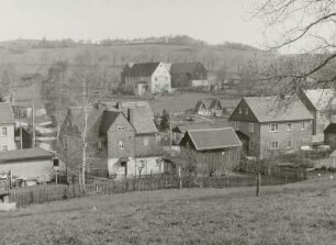 Cämmerswalde : Neuhausen-Cämmerswalde. Ortsteilansicht (Oberdorf) von der Dorfkirche von Südwesten