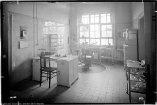 Bau Me 200 Bürogebäude, Ordinationszimmer der Zahnstation
