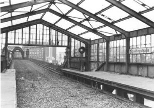 Hamburg-Hammerbrook. Der U-Bahnhof Spaldingstraße (eigentlich eine Hochbahn) durch Hammerbrook nach Rothenburgsort wurde 1943 durch Bombenangriffe schwer zerstört und danach nicht wieder in Betrieb genommen. Anfang der 1950er wurde alles abgewrackt