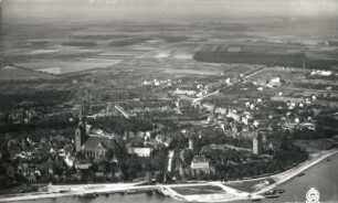 Tangermünde. Stadtansicht mit Stephanskirche und Burg, Luftbil-Schrägaufnahme von Südsüdost