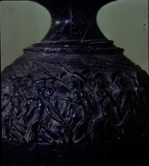 Sog. Schnittervase aus Agia Triada (Fragment) : Iraklion. Archäologisches Museum. Sog. Schnittervase (Fragment), Rhyton, aus Agia Triada, unterer Teil ergänzt. P5