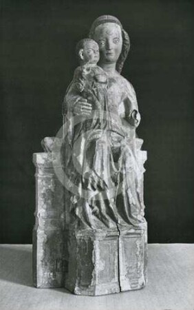 Schrein-Madonna in der Pfarrkirche Klonowken