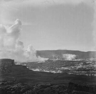 Panoramaaufnahme : Panoramaaufnahme der Westhälfte der Gipfelcaldera des Nyamuragiras