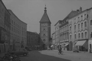 Wels: Hauptplatz [Stadtplatz] mit Ledererturm