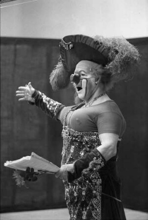 Gastspiel des Clowns Charlie Rivel in Karlsruhe