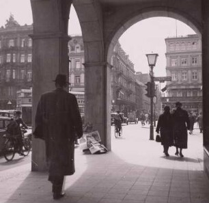 Berlin, Straßenszene Friedrichstraße/Unter den Linden