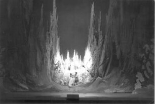 Undine. Oper von Albert Lortzing. Staatsoper Dresden, Neueinstudierung 24.1.1928 : Szenenbild 4. Akt: Angela Kolniak als Undine und Max Lorenz als Hugo von Ringstetten