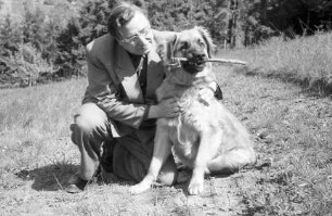 Leonberg: [Gerhart Herrmann] Mostar und sein Leonberger Hund