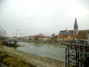 Regensburg: Stadtansicht mit Dom