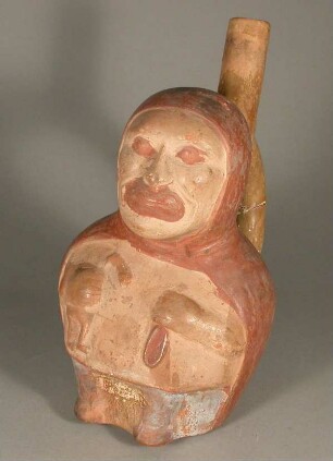 Stehende anthropomorphe Figur
