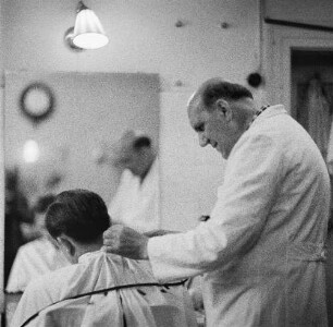 Niesky. Beim Friseur