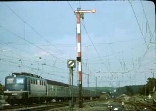 Vaihingen/Enz-Nord Lok 110 174 E UIC-X-Wagen Ausfahrsignal