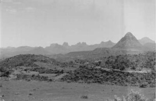 Die Berge von Adwa : Blick vom Gasciorki-Pass auf die Berge von Adwa. Wahrscheinlich Grenzregion zwischen Eritrea und Äthiopien.