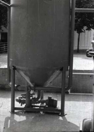 Molke- Vorratsbehälter mit Kreiselpumpe