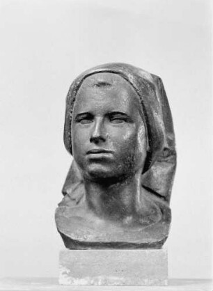 Mädchenbildnis (mit Kopftuch) : Mädchenbildnis (mit Kopftuch). Bronze (1953; W. Arnold). Privatbesitz